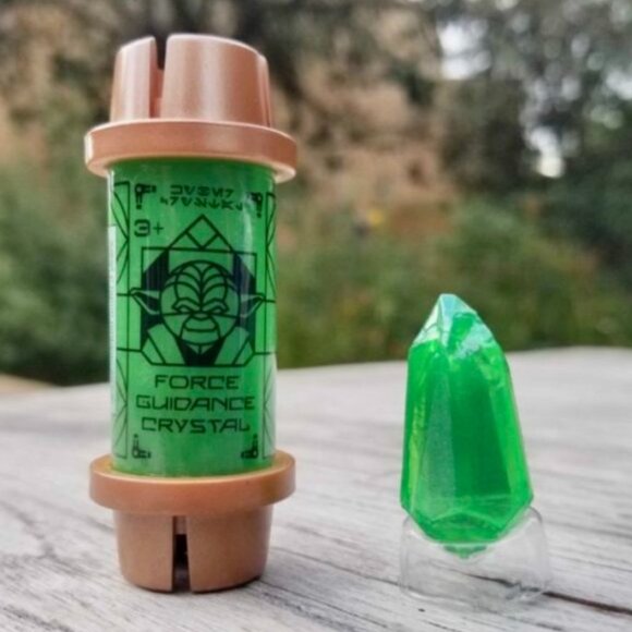 NEW Disney Star Wars Galaxy's Edge Yoda Force Guidance Green Kyber Crystal - Picture 1 of 2